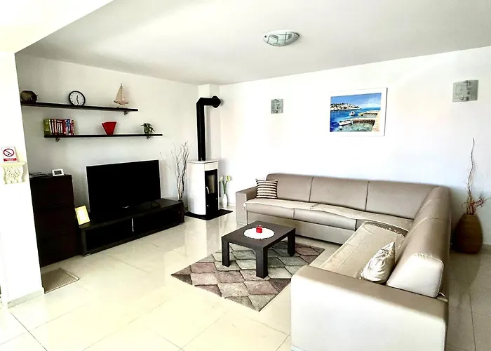 Delux 4 Stars Ariadne - 1 Min From Appartement *