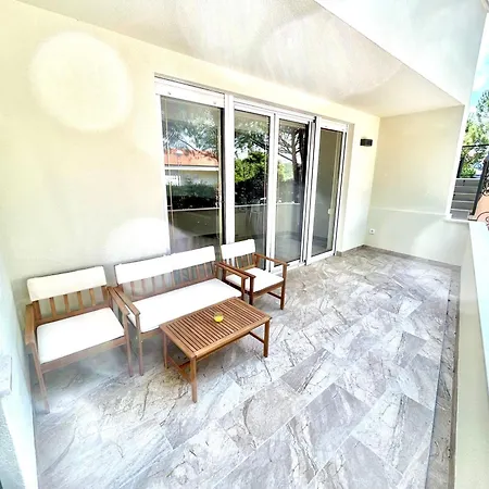 Апартаменты Delux 4 Stars Ariadne - 1 Min From Солине