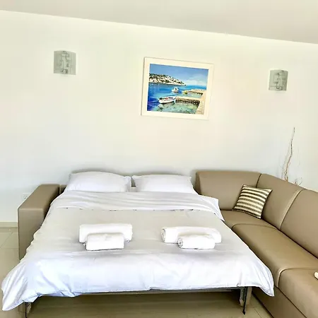 Delux 4 Stars Ariadne - 1 Min From Апартаменты Солине