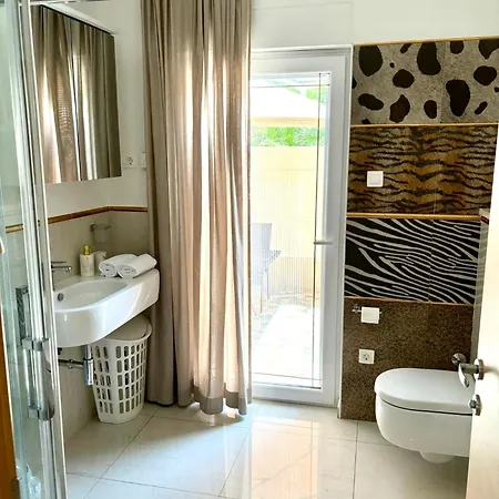 Апартаменты Delux 4 Stars Ariadne - 1 Min From